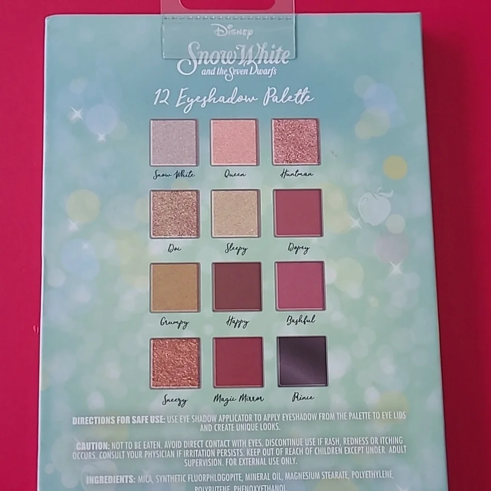 Disney Snow White and the Seven Dwarfs Eye Shadow Palette 12 Shades NWT Sealed